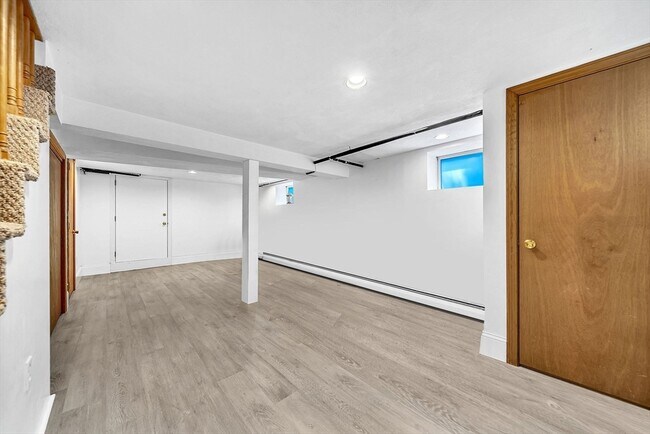 Building Photo - 407 Weston Rd