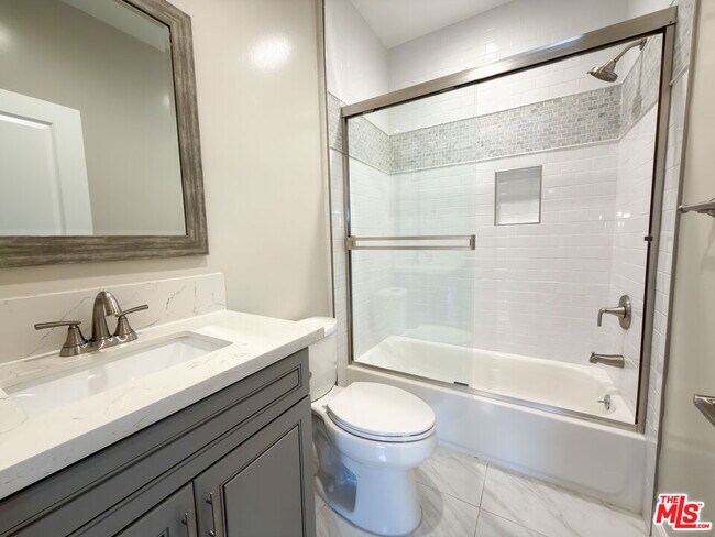 Building Photo - 5651 Willowcrest Ave