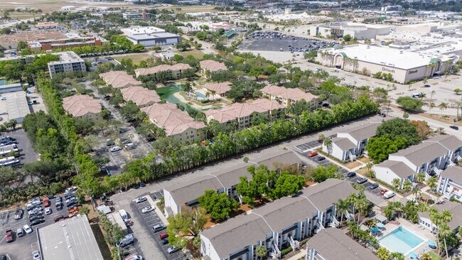 Building Photo - Conveniently located 3 bedrooms 2 bathroom...