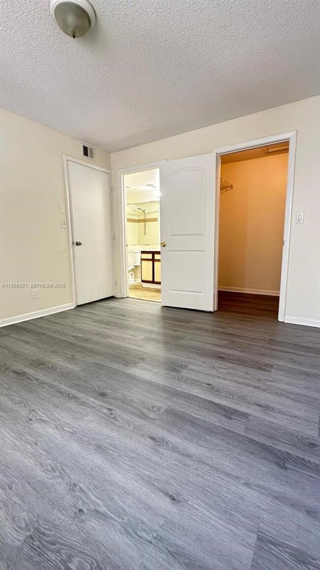 Building Photo - 5672 Rock Island Rd