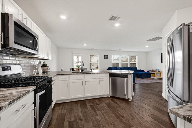 Building Photo - 5238 Tall Tower St