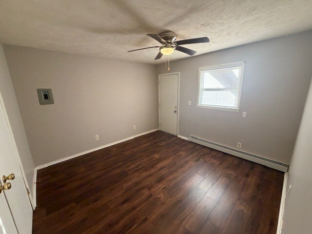 Building Photo - 107 College Park Ct