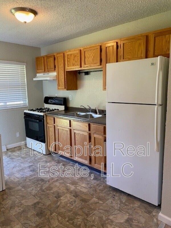 Building Photo - 4079 Bruene Ave