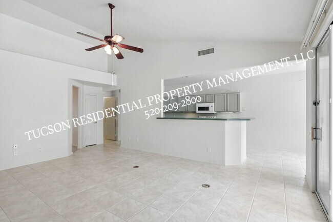 Building Photo - 11399 Silver Pheasant Loop