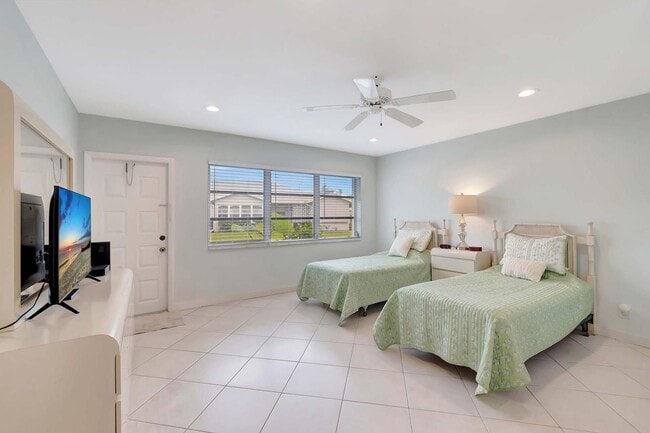 Building Photo - 14716 Canalview Dr