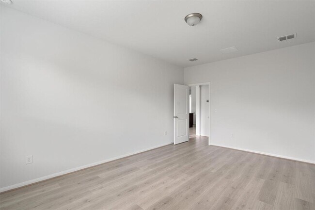 Building Photo - 315 Diamondleaf Dr