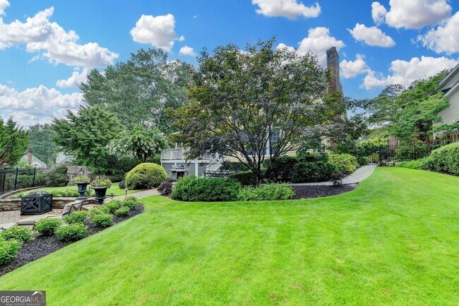 Building Photo - 2611 Briers N Dr