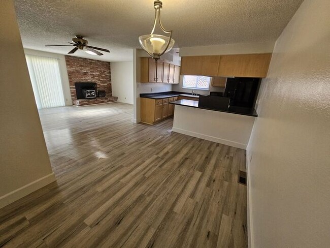 Building Photo - 3 Bedroom 2 Bath 2 Car Garage home in the ...