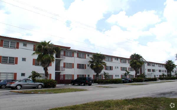 Primary Photo - Golf Garden Apartments