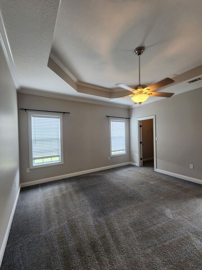 Building Photo - Spacious 4BD/2BA Home in Hahira with Screened Porch & Above Ground Pool!