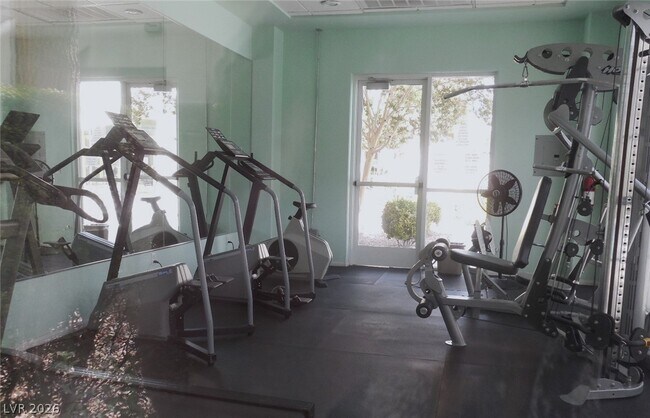 Building Photo - 1909 Villa Palms Ct