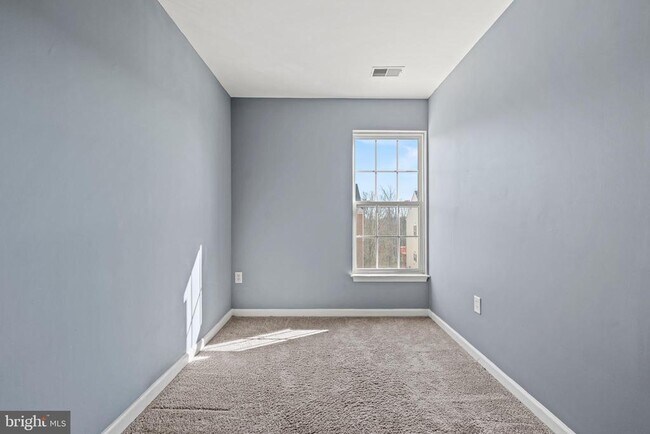 Building Photo - 4012 Meadow Trail Ln