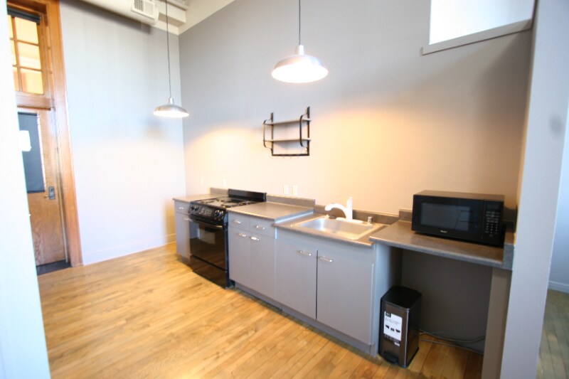 Building Photo - 100 Broadway Blvd NE