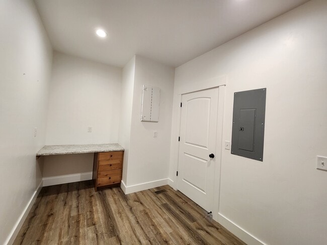 Building Photo - Golf Course Home