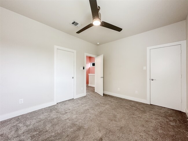 Building Photo - 68 Meadow Lea Dr