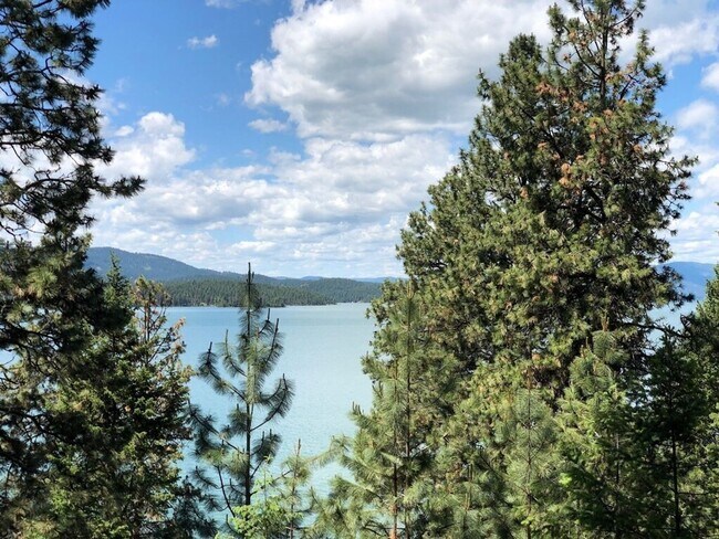 Building Photo - House on Finley Point Fully Furnished