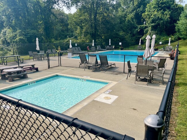 Building Photo - 5 Howes Ct