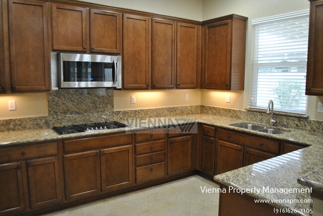 Building Photo - 2101 Harpford Dr