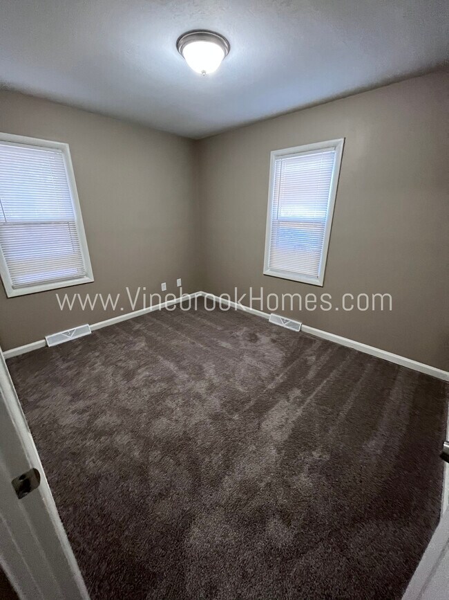 Building Photo - 8211 Ruskin Way