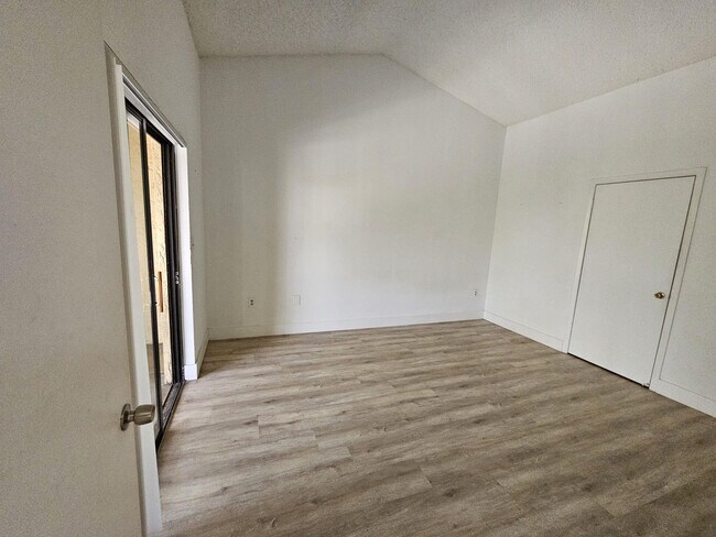 Building Photo - 2445 SW 18th Terrace