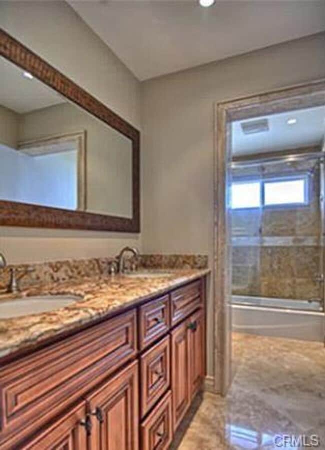 Building Photo - 621 Loretta Dr