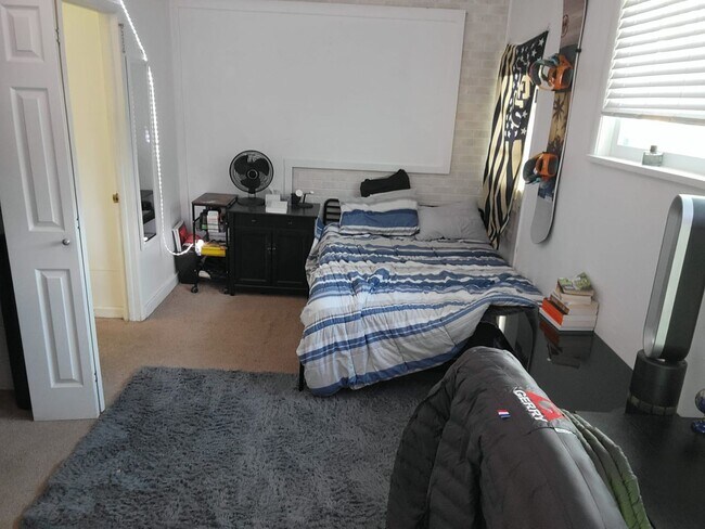 Building Photo - Aug. 2026 Pre-Lease Spacious 5-Bedroom Home in Desirable South Boulder Neighborhood