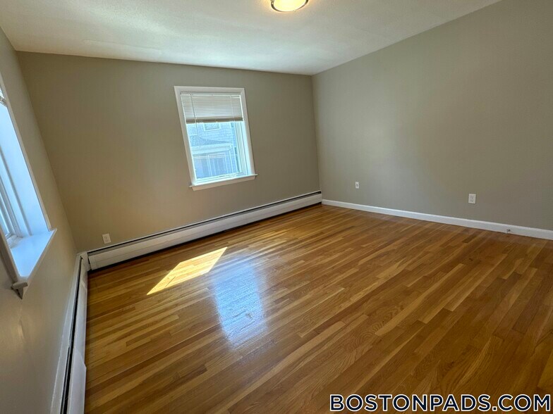 Building Photo - 50 Evergreen St