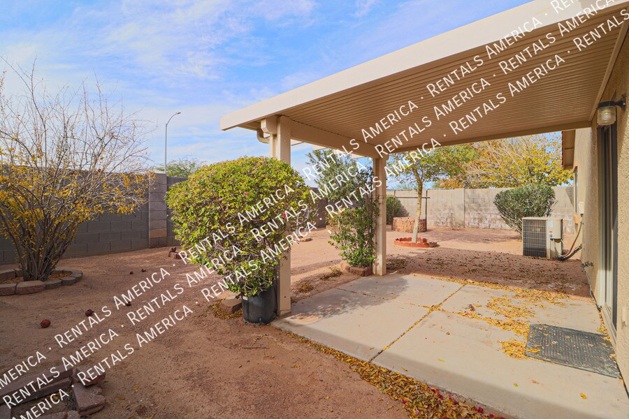 Building Photo - 2575 N Lupita Pl