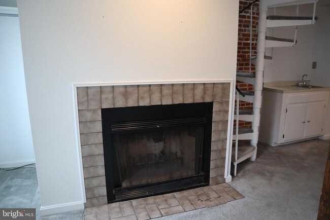 Building Photo - 36 E Wheeling St