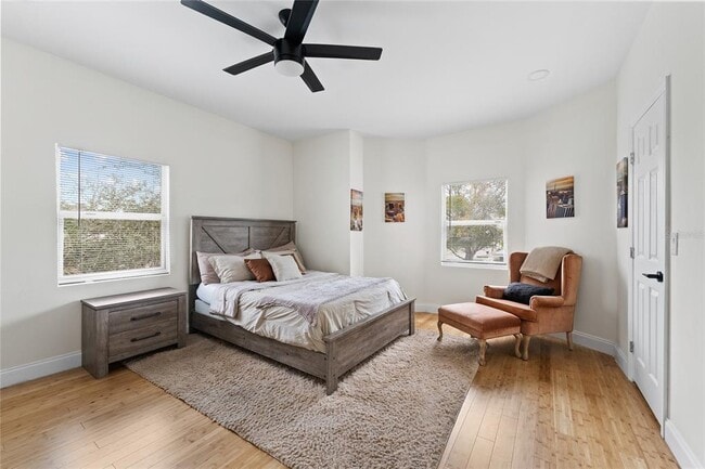 Building Photo - 680 25th Ave S