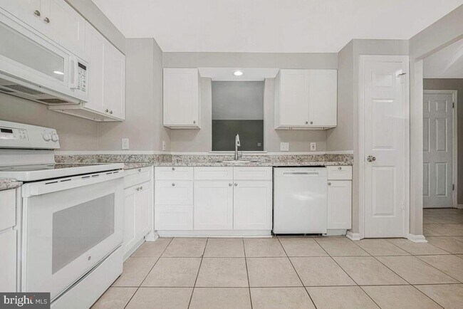 Building Photo - 22 Craftsman Ct