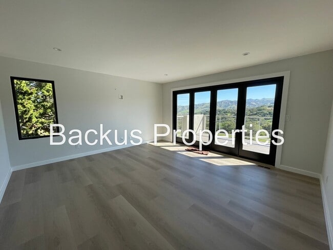 Building Photo - Wonderful three bedroom home with great views