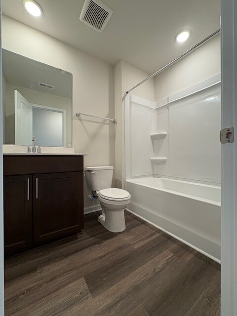 Building Photo - Room in Townhome on Rolling Flds Dr