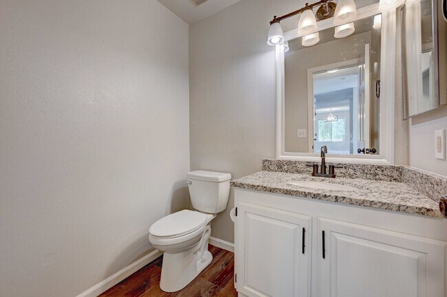 Building Photo - $2,800 - 3 Bed. 2.5 Bath Home with AC, Lof...