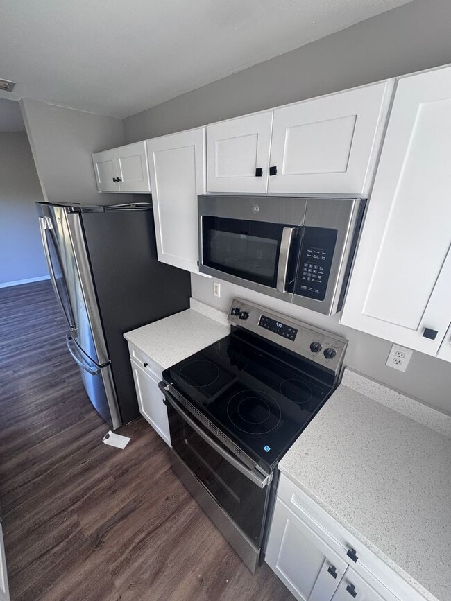 Building Photo - 343 Harold Ave S