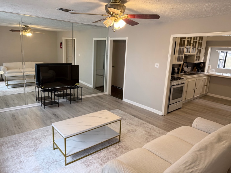 Building Photo - 7418 Oscar Dr