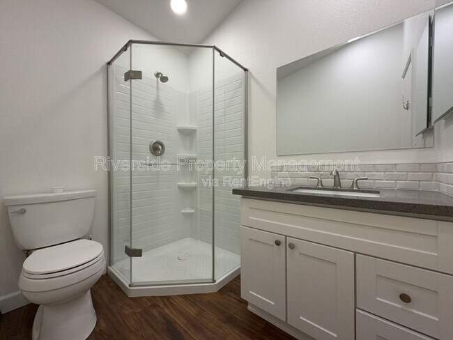 Building Photo - 9505 Arlington Ave