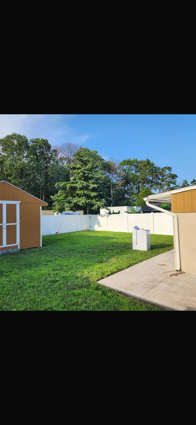 Building Photo - 24 Idlewood Ave