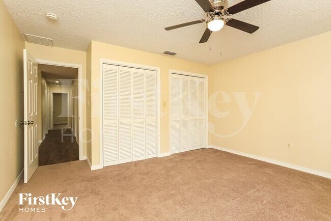 Building Photo - 4911 Stonecrest Dr