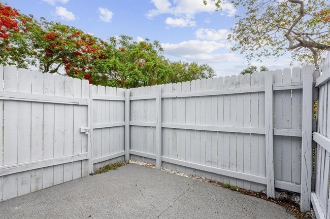 Building Photo - 6993 NW 29th Way