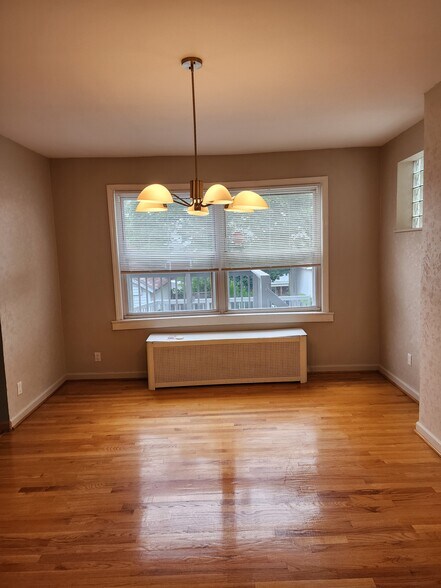 Building Photo - 5505 Beacon St