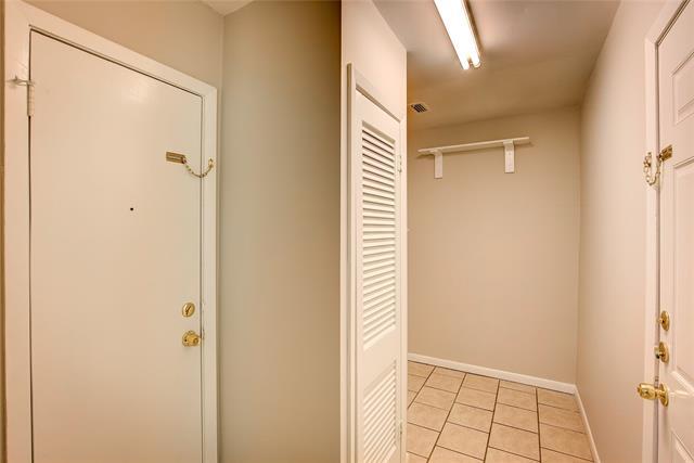 Building Photo - 620 Harrison Ln