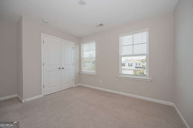 Building Photo - 76 Blue River Ct