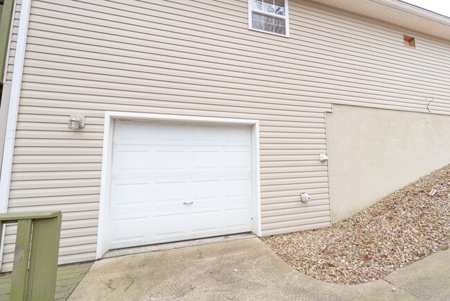 Building Photo - 51 Sullivan Dr