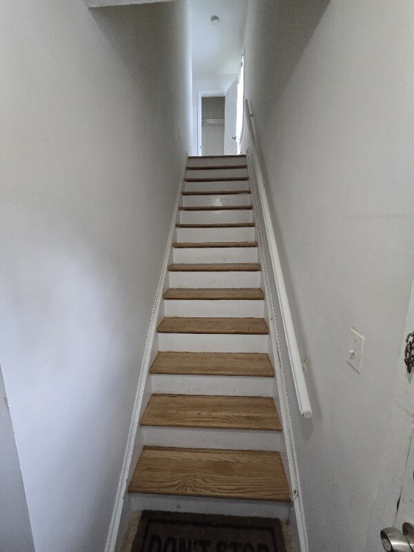 Building Photo - 364 Westwood Ave