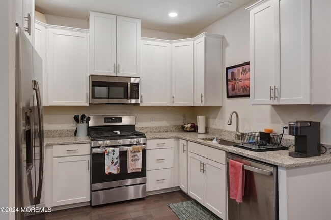 Building Photo - 50 Midway Rd S