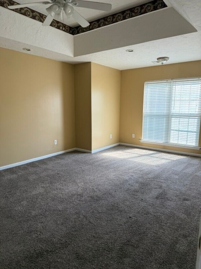 Building Photo - 1832 Heathers Way