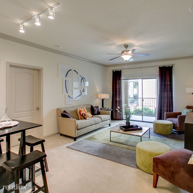 Building Photo - 1 br, 1 bath Apartment - 10701 S 1st St 700