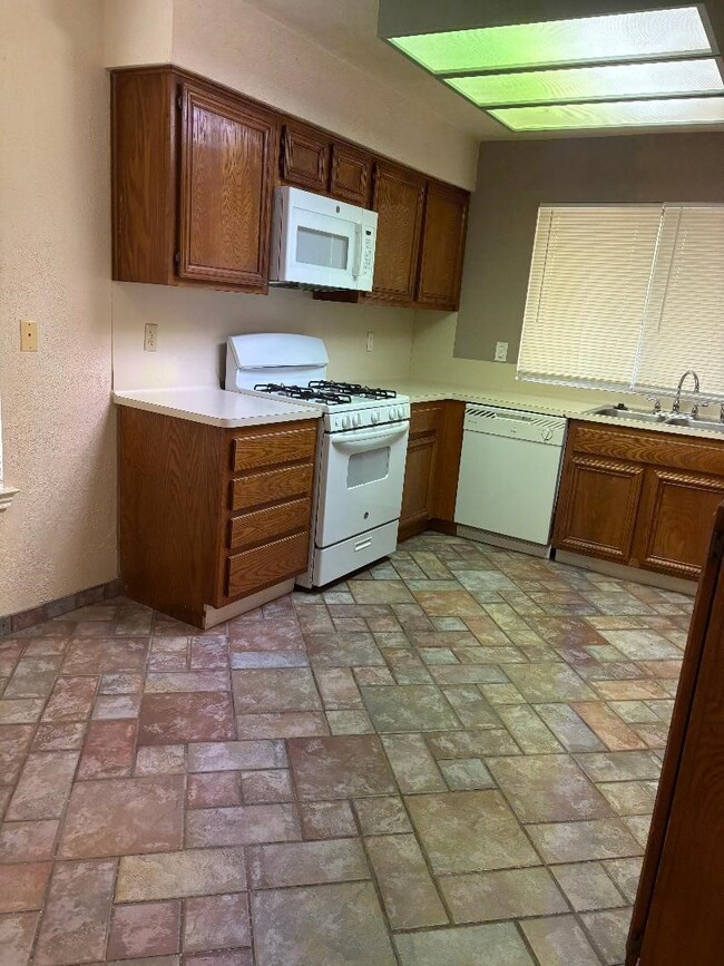 Building Photo - 9111 Woodhouse Dr