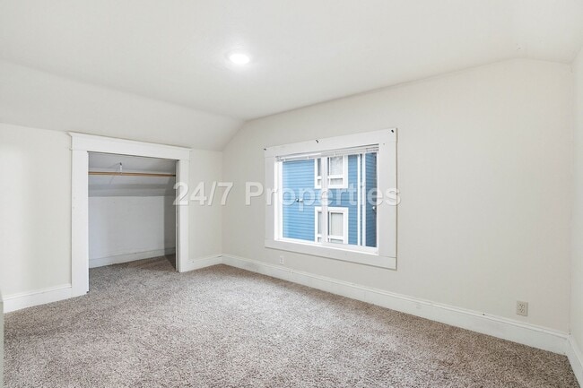 Building Photo - Amazing 4 bedroom home in SE Portland!